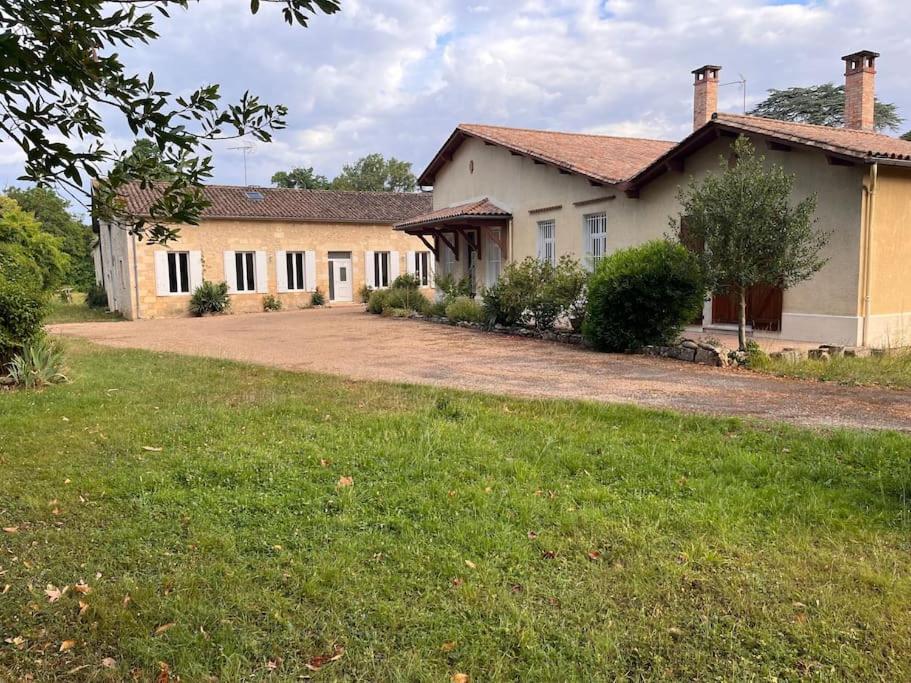 Ancien Chai Renove Dans Un Parc Clos De 3 Hectares Lamothe-Montravel Exterior photo